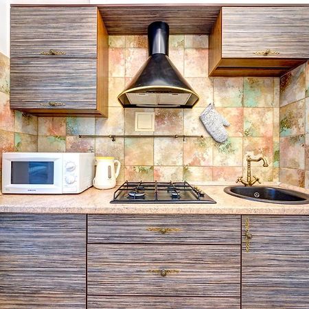 Світло! Vip Apartment In The Druzhby Narodiv Metro Station Kijów Zewnętrze zdjęcie