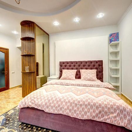 Світло! Vip Apartment In The Druzhby Narodiv Metro Station Kijów Zewnętrze zdjęcie