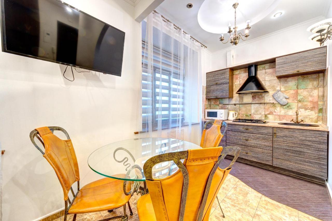 Світло! Vip Apartment In The Druzhby Narodiv Metro Station Kijów Zewnętrze zdjęcie