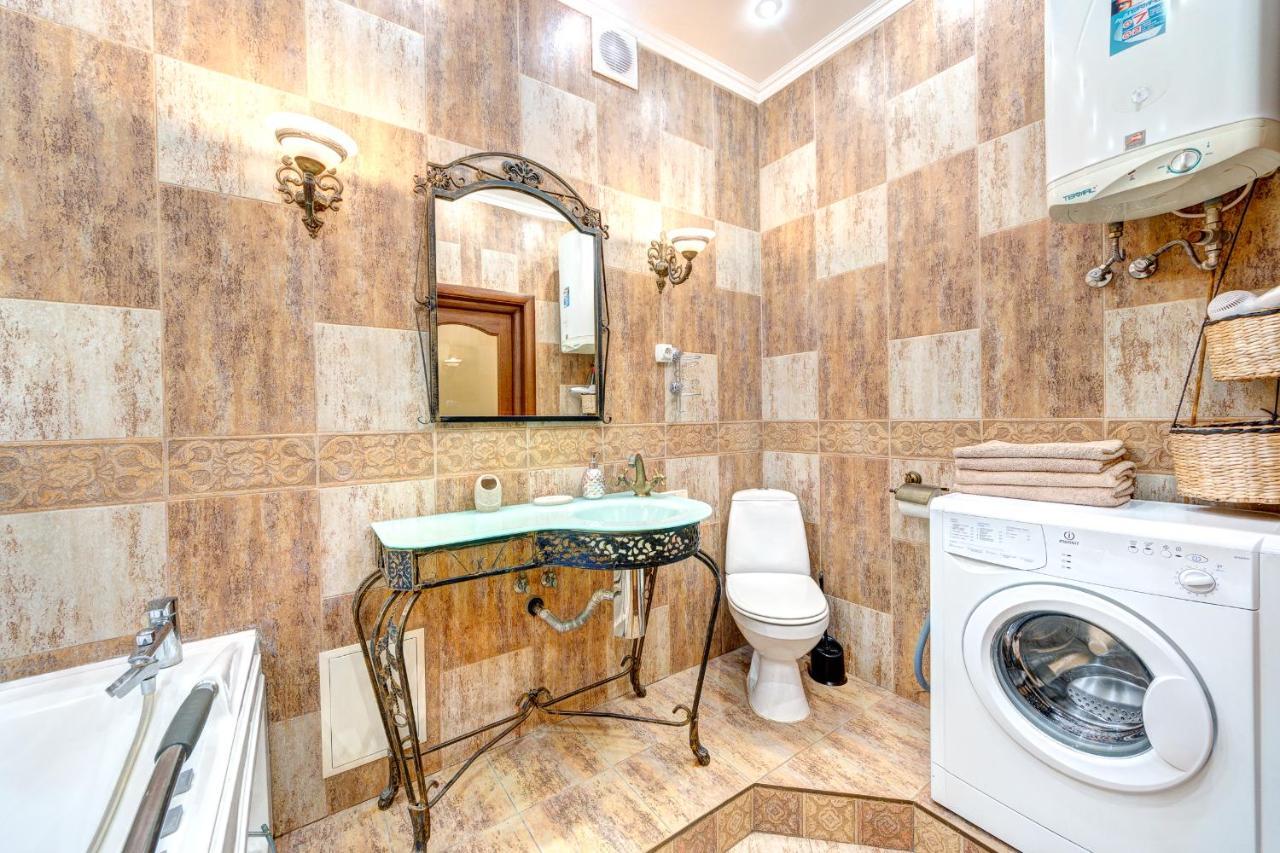 Світло! Vip Apartment In The Druzhby Narodiv Metro Station Kijów Zewnętrze zdjęcie